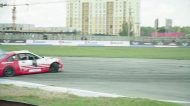 Araba sporu. Yarış. Ağır çekim. Kyiv. Ukrayna