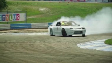 Araba sporu. Yarış. Ağır çekim. Kyiv. Ukrayna