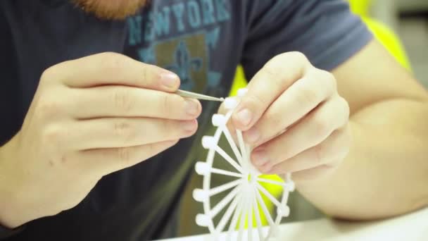 Le processus de création d'un modèle miniature de la ville close-up — Video