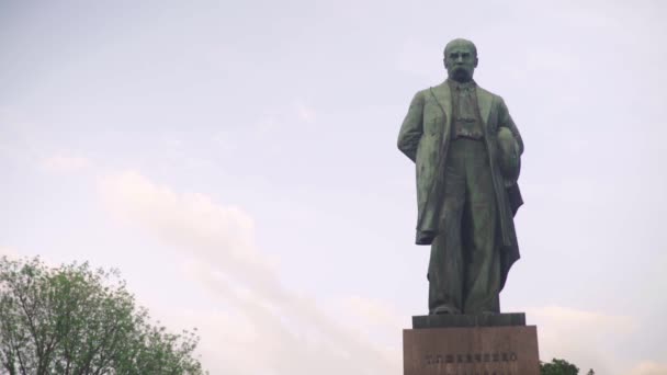 Памятник Тарасу Шевченко. Киев. Украина — стоковое видео