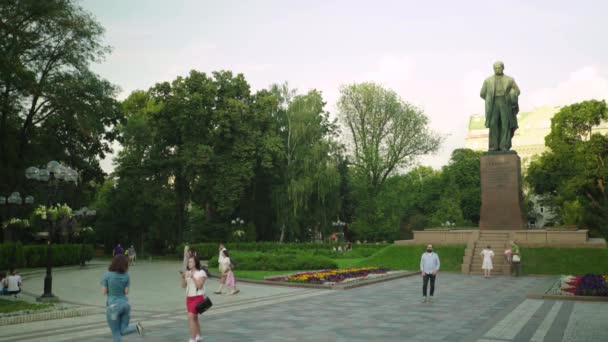 Пам'ятник Тарасу Шевченку. Київ. Україна — стокове відео