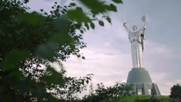 Monumento Patria a Kiev. Ucraina — Video Stock