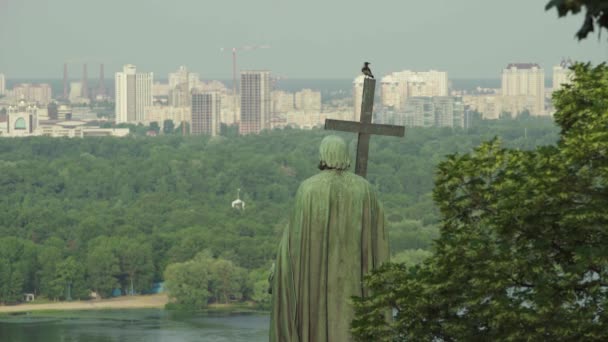 Volodymyr het Grote Monument. Kiev. Oekraïne. Zomer — Stockvideo