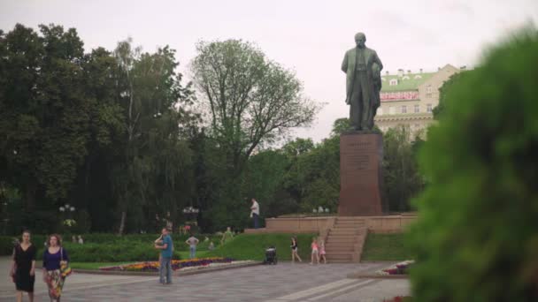 Пам'ятник Тарасу Шевченку. Київ. Україна — стокове відео