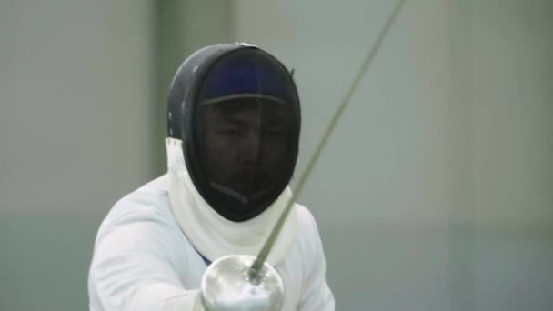 Fencing. Fencer during a duel. Slow motion. Kyiv. Ukraine — ストック動画