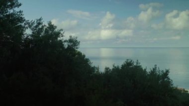 Sveti Stefan deniz kenarında bir turistik kasabadır. Karadağ. Gün