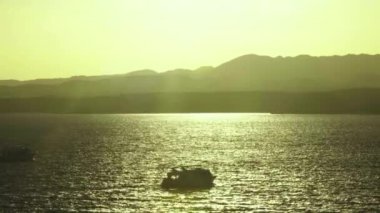 Denizde gün batımı. Şeyh Sharm. Mısır.