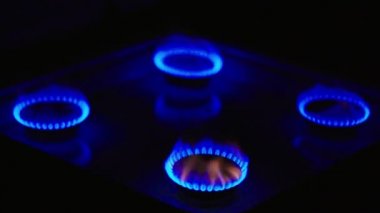 Gaz ocağında bir yangın var.