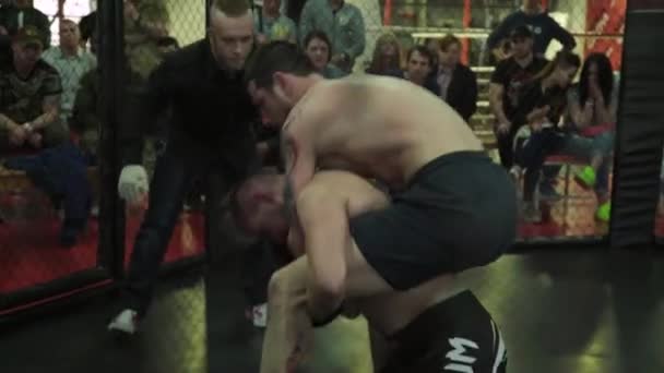 Lupta în octogon MMA. Kiev. Ucraina — Videoclip de stoc
