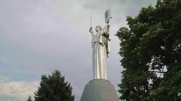 Monumento a la Madre Patria en Kiev. Ucrania — Vídeos de Stock