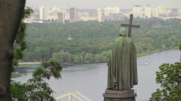 Volodymyr het Grote Monument. Kiev. Oekraïne. Zomer — Stockvideo