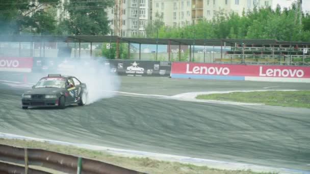 Deporte de coche. Carrera. En cámara lenta. Kiev. Ucrania — Vídeos de Stock