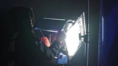 Çekimler sırasında film setinde ışıklandırma. Film yapımcılığı. Çekim.
