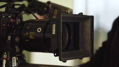 Çekim sırasında kamera. Film yapımcılığı. Çekim. Film yapımcılığı.