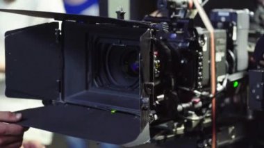 Çekim sırasında kamera. Film yapımcılığı. Çekim. Film yapımcılığı.