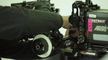 Çekim sırasında kamera. Film yapımcılığı. Çekim. Film yapımcılığı.