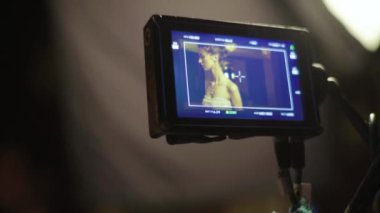 Çekim sırasında kamera. Film yapımcılığı. Çekim. Film yapımcılığı.