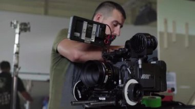 Çekim sırasında kamera. Film yapımcılığı. Çekim. Film yapımcılığı.