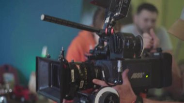 Çekim sırasında kamera. Film yapımcılığı. Çekim. Film yapımcılığı.
