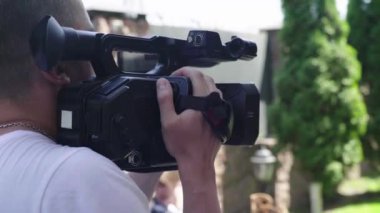 Çekim sırasında kamera. Film yapımcılığı. Çekim. Film yapımcılığı.