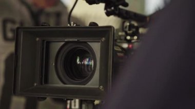 Çekim sırasında kamera. Film yapımcılığı. Çekim. Film yapımcılığı.