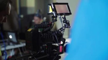 Çekim sırasında kamera. Film yapımcılığı. Çekim. Film yapımcılığı.