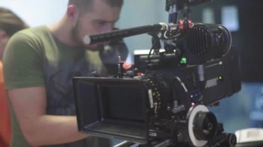 Çekim sırasında kamera. Film yapımcılığı. Çekim. Film yapımcılığı.