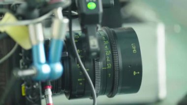 Çekim sırasında kamera. Film yapımcılığı. Çekim. Film yapımcılığı.