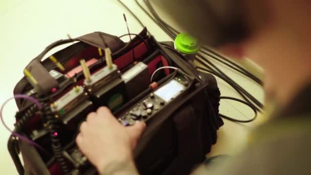 Grabación de sonido en el set de una película durante el rodaje. Filmmaking. Disparos . — Vídeos de Stock