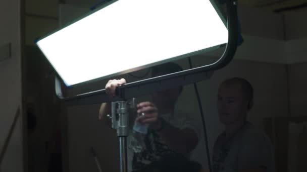 Belysning på inspelningen under inspelningen. Filminspelning. Skjutning. — Stockvideo