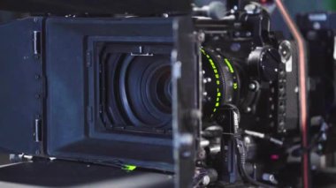 Çekim sırasında kamera. Film yapımcılığı. Çekim. Film yapımcılığı.