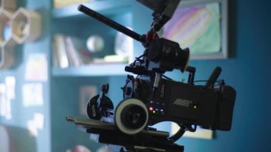 Çekim sırasında kamera. Film yapımcılığı. Çekim. Film yapımcılığı.