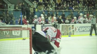 Buz arenasında hokey maçı. Kyiv. Ukrayna
