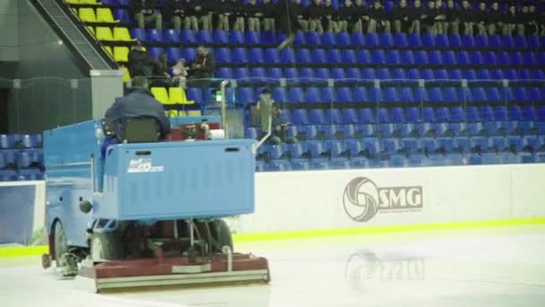 Machine à neige sur ace arena — Video