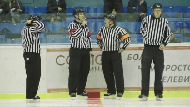 Arbitro ad una partita di hockey. Kiev. Ucraina — Video Stock