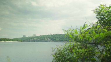 Kyiv 'deki Dnipro Nehri. Ukrayna