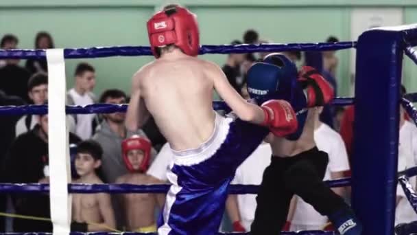 Kickboxing. La rissa sul ring. Competizione. Kiev. Ucraina. Rallentatore — Video Stock