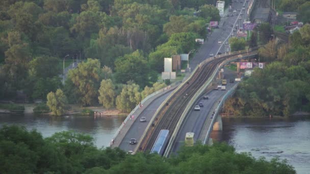 Kyiv 'deki Dnipro Nehri. Ukrayna — Stok video