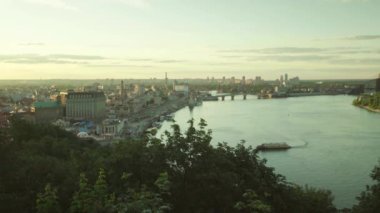 Kyiv 'deki Dnipro Nehri. Ukrayna