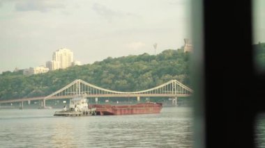 Kyiv 'deki Dnipro Nehri. Ukrayna