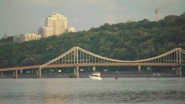 Kyiv 'deki Dnipro Nehri. Ukrayna