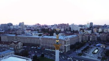 Bağımsızlık Meydanı. Meydan. Anıt. Havadan. Kyiv. Ukrayna.