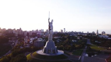 Anavatan Anıtı. Havadan. Kyiv. Ukrayna