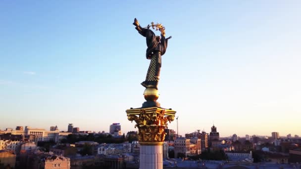 Praça da Independência. Maidan. Monumento. Aéreo. Kiev. Ucrânia . — Vídeo de Stock