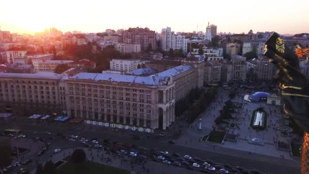 Praça da Independência. Maidan. Monumento. Aéreo. Kiev. Ucrânia . — Vídeo de Stock