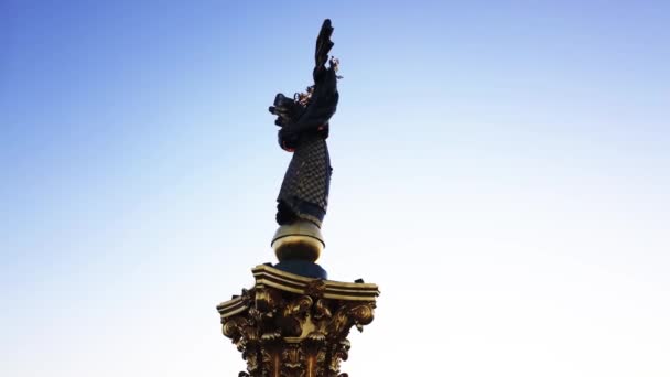 Place de l'Indépendance. Maidan. Monument. Aérien. Kiev. Ukraine . — Video