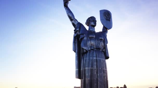 Monument Moederland. Luchtfoto. Kiev. Oekraïne — Stockvideo