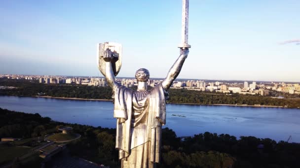 Monument Moederland. Luchtfoto. Kiev. Oekraïne — Stockvideo