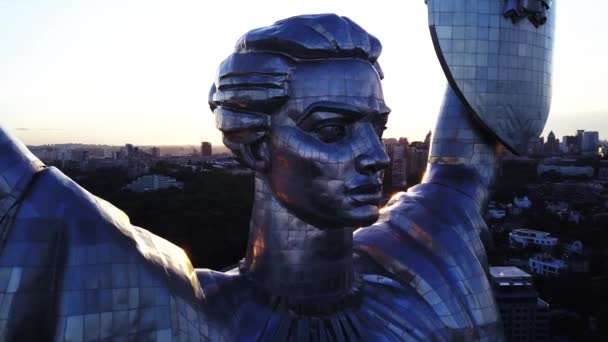Monument Motherland. Flygplan. Kiev. Ukraina — Stockvideo