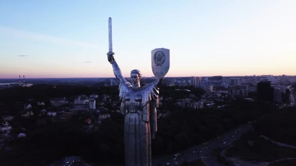 Monument Moederland. Luchtfoto. Kiev. Oekraïne — Stockvideo